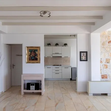 Alkinoi * Parikia (Paros)